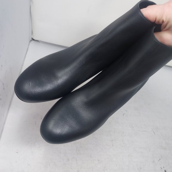 Christian Louboutin Black Turela Leather Ankle Boot - Picture 11 of 14